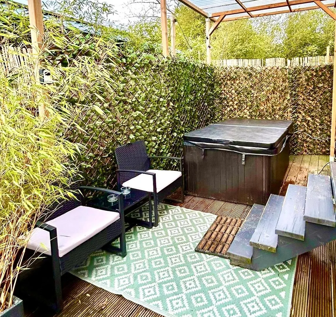 Tiny House With Garden And Jacuzzi Near Amsterdam Villa Vijfhuizen Chalet